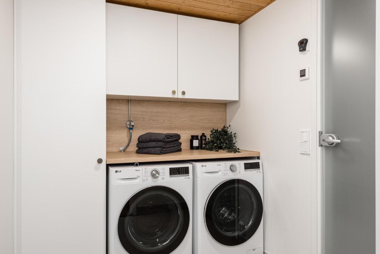Kingwest - Free Parking, Sauna & 5 Bedrooms *