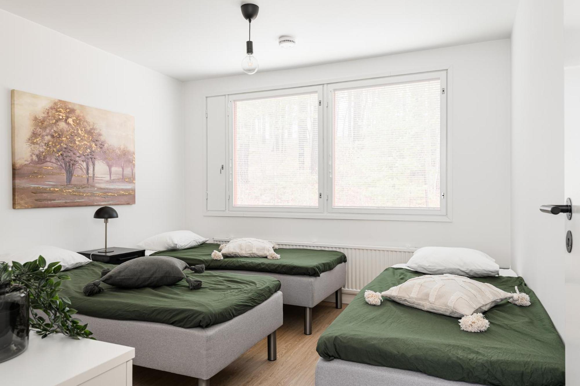 Apartment Kingwest - Free Parking, Sauna & 5 Bedrooms *