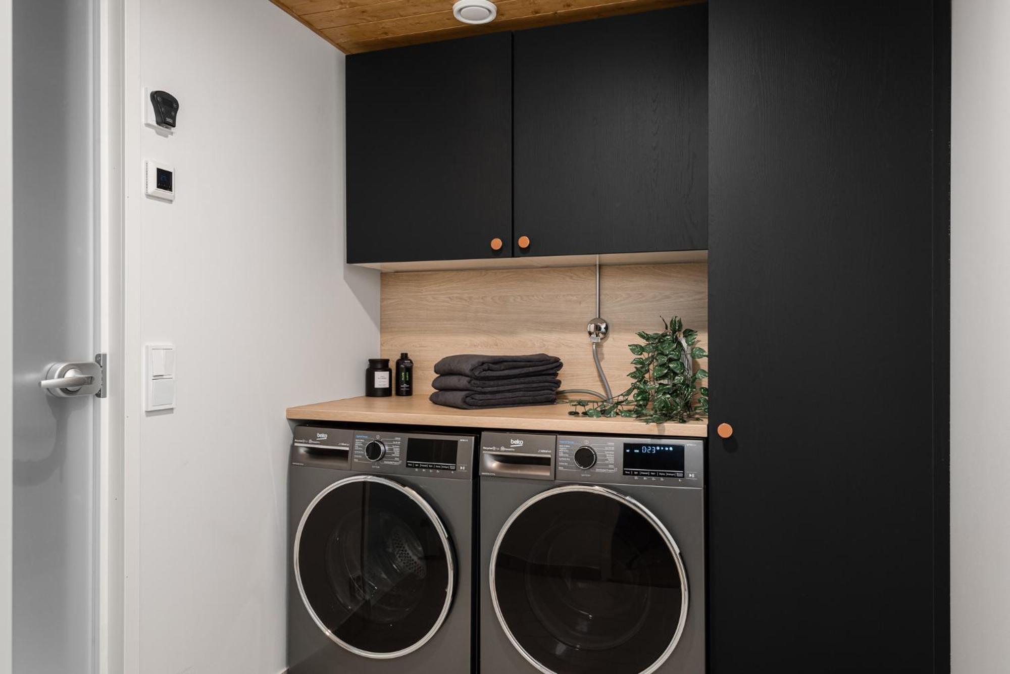 Apartment Kingwest - Free Parking, Sauna & 5 Bedrooms *
